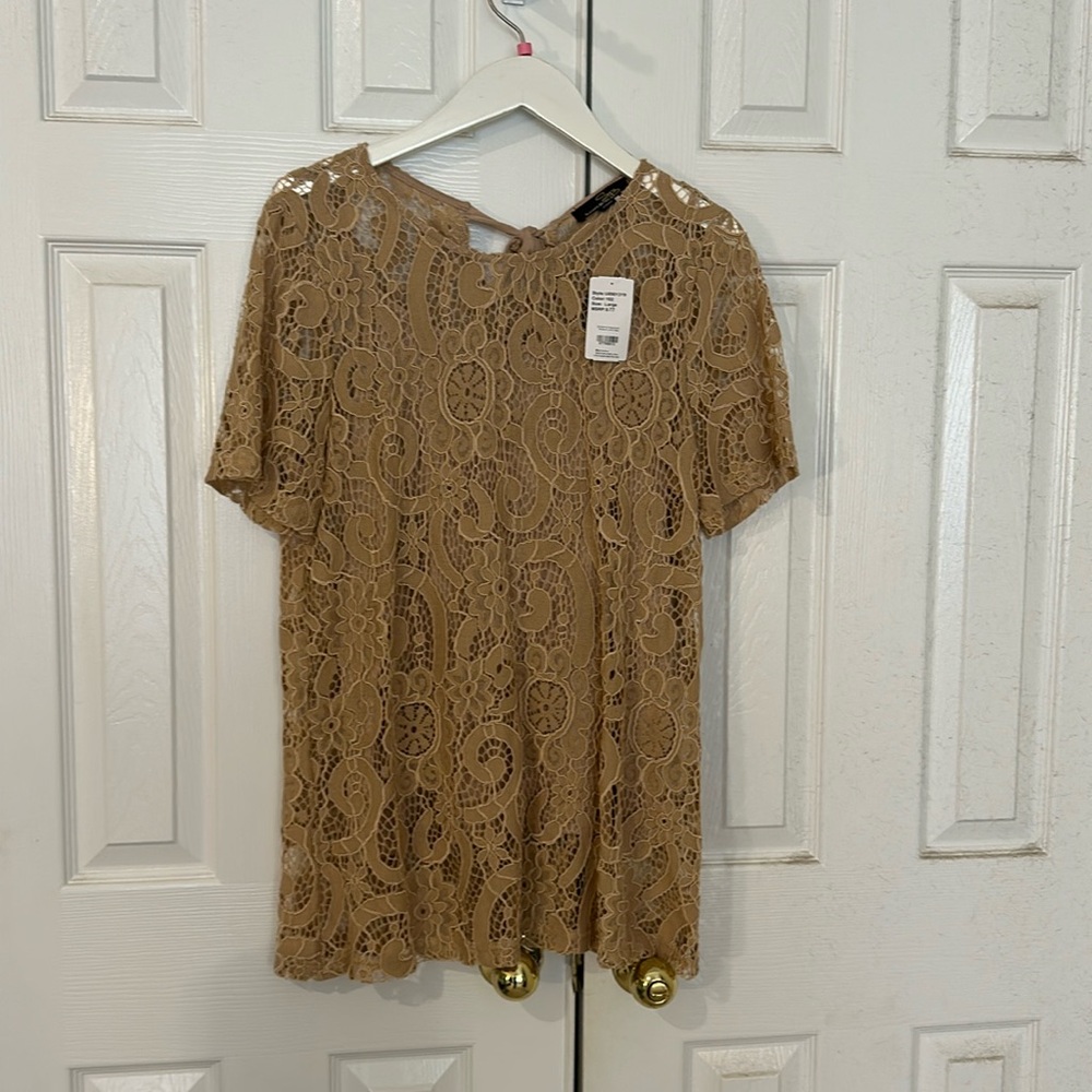 Beautiful & delicate ladies blouse - tank top attached inside